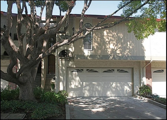 Photo - 1306 Karmen Ct Townhome