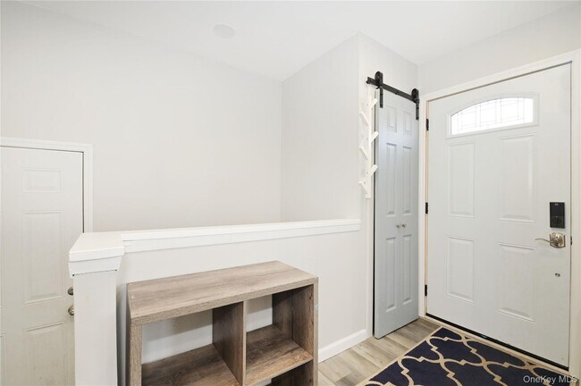 Building Photo - 3485 Riverside Dr