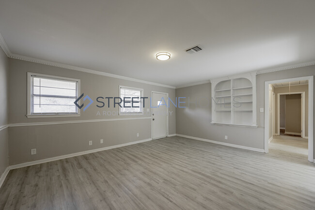 Building Photo - NOW OFFERING HALF OFF THE FIRST FULL MONTH...