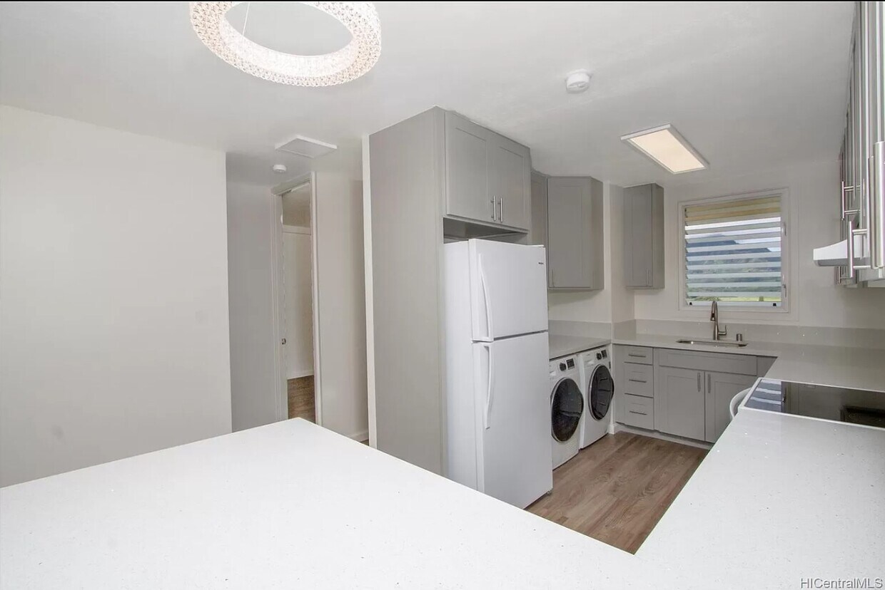 Primary Photo - 14 Aulike St