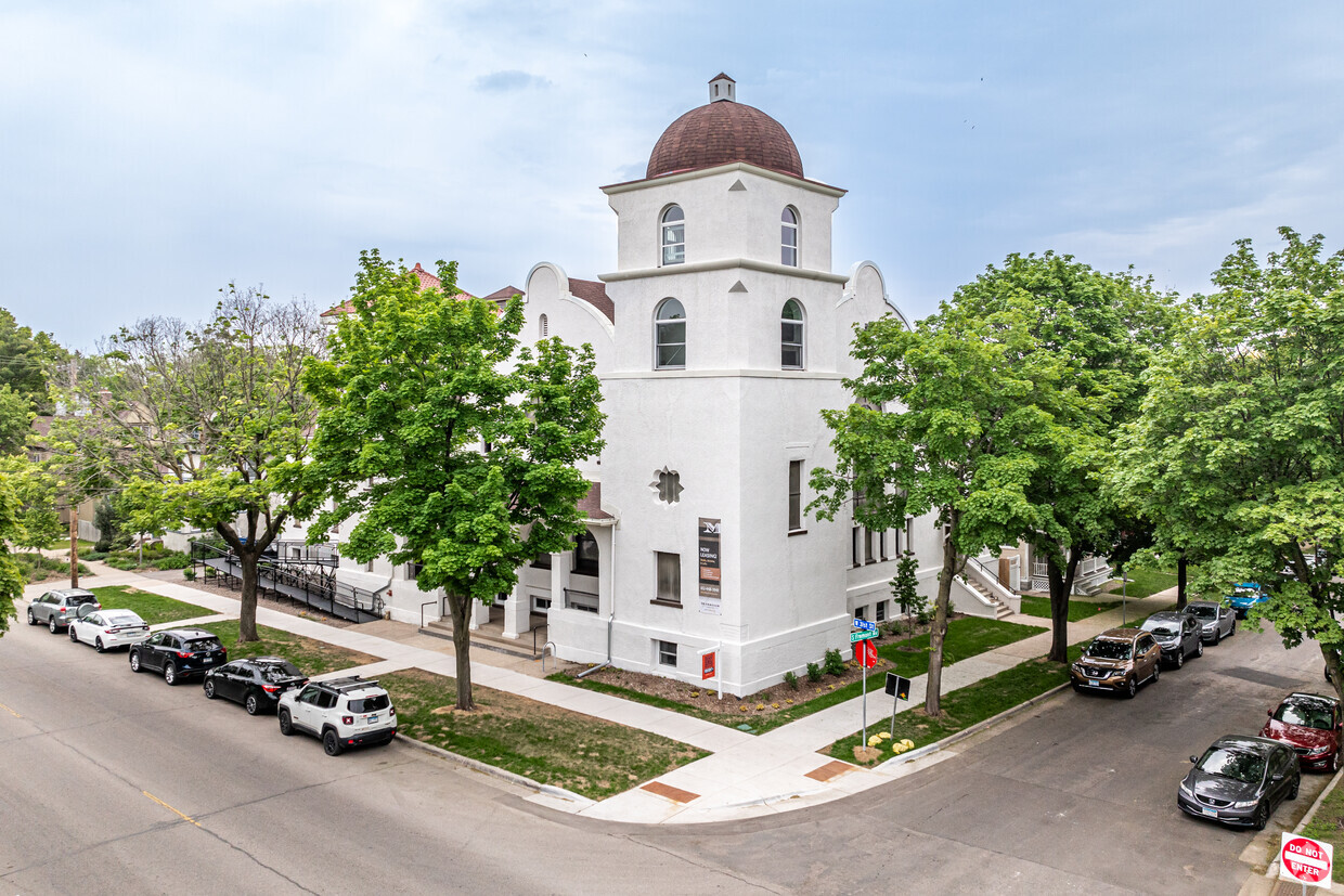 Primary Photo - Mission Lofts