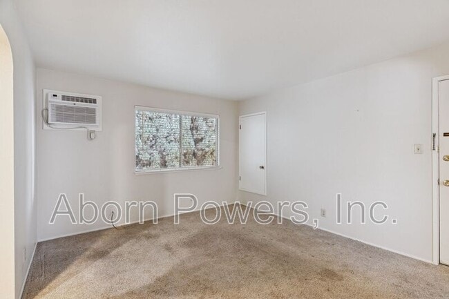 Building Photo - 2715 D St