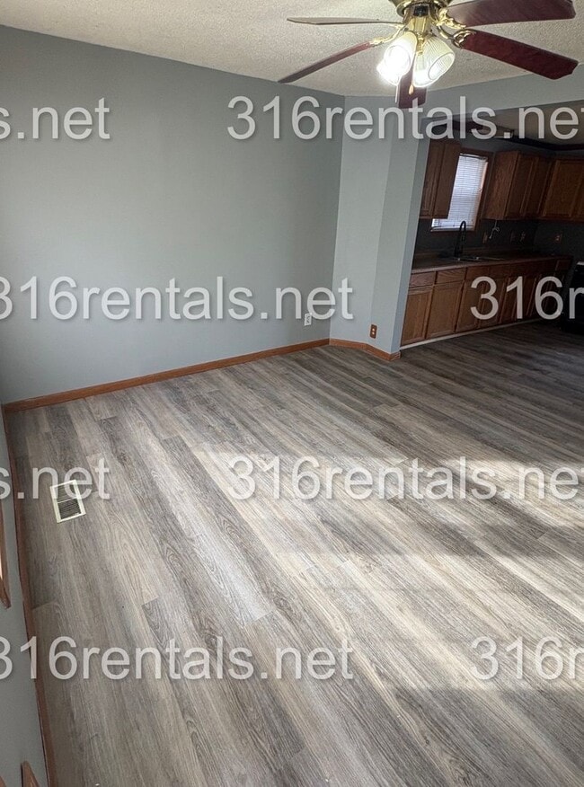 Foto del edificio - $1050 - 3 bed 1 bath - Single Family Home