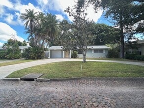 Building Photo - 1243 Jungle Ave N