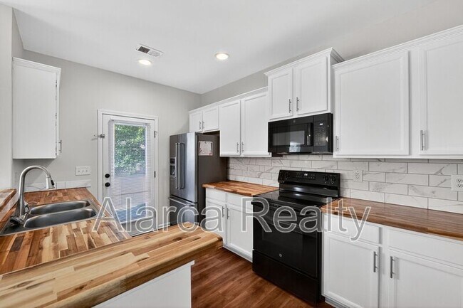 Foto del edificio - 14256 Drake Watch Ln