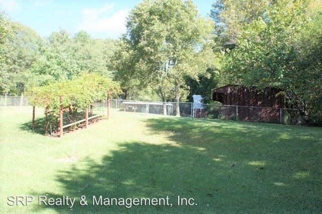 Building Photo - 121 Valleydale Dr
