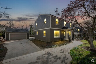 Building Photo - 312 W Hickory St
