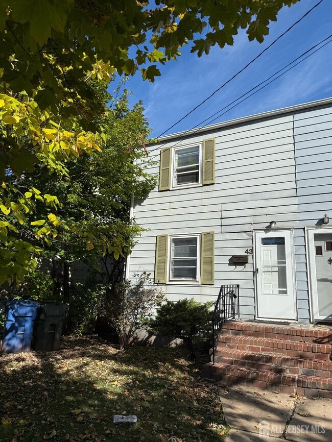 Building Photo - 43 Crampton Ave