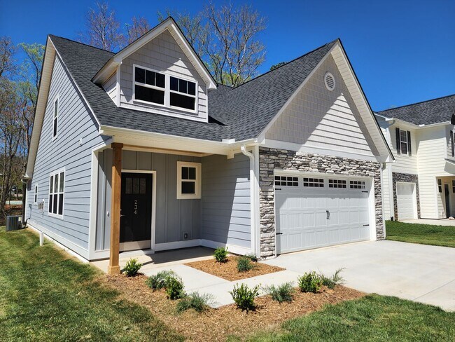 Foto del edificio - Black Mountain Rental!