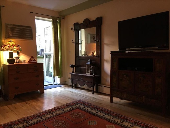 Foto del edificio - 239 East 7th Street