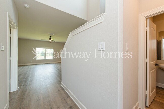 Foto del edificio - 623 Brookside Dr