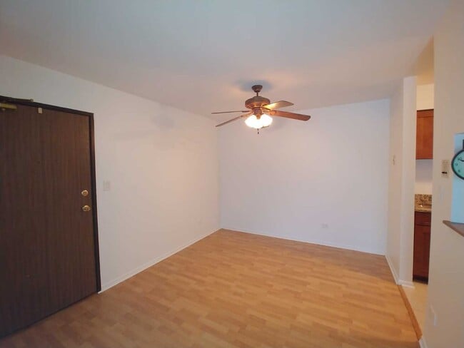 Building Photo - 1422 Stonebridge Cir