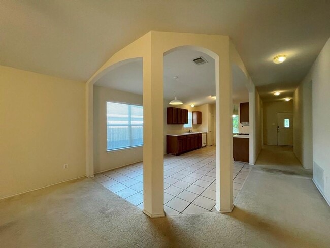 Building Photo - 126 Salado Dr