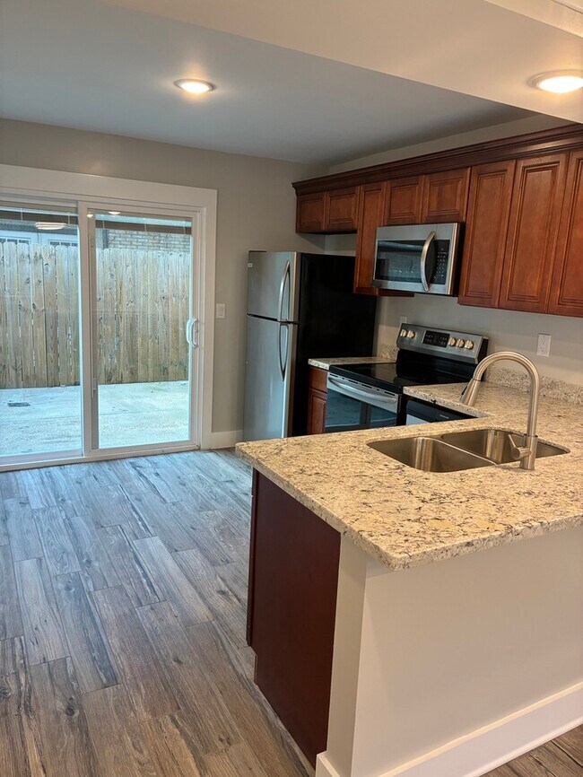 Foto del edificio - Beautiful 2/1.5 townhouse