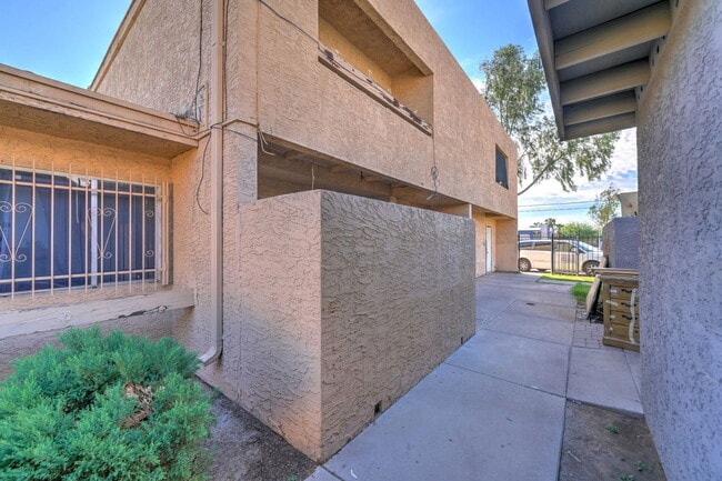 Photo - 2696 N 43rd Ave Townhome