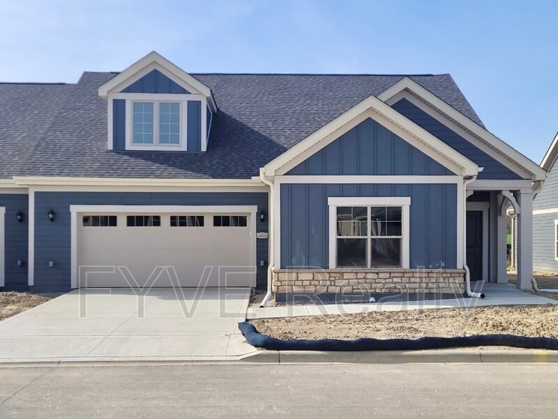 Primary Photo - 10325 Tipperary Dr