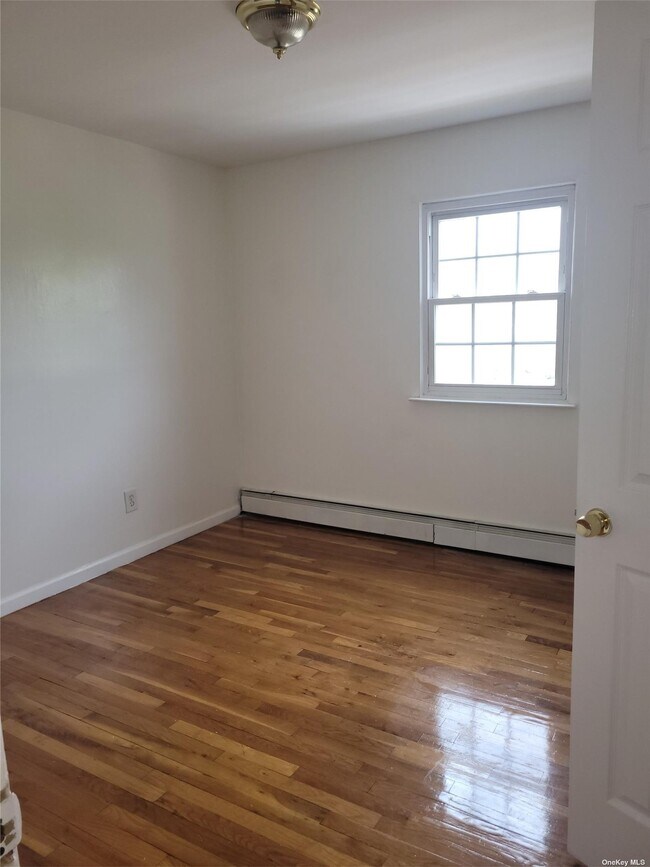 Foto del edificio - 149-27 Hook Creek Blvd