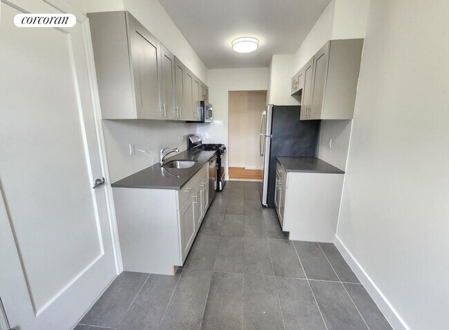 Foto del edificio - 3900 Greystone Ave