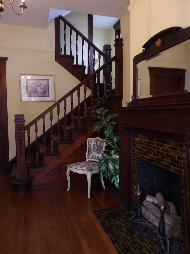 Foto del edificio - 1705 Edenside Ave