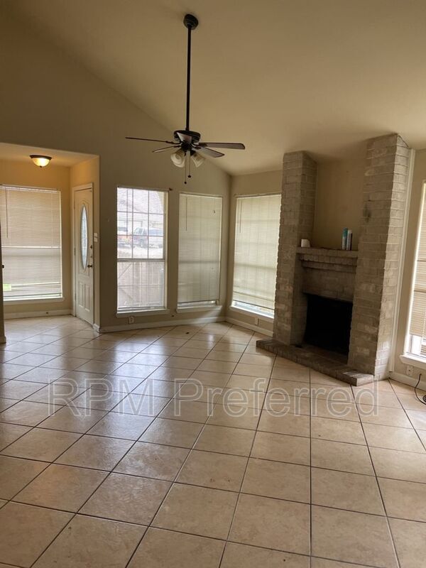 Foto del edificio - 3126 Cottonshire Dr