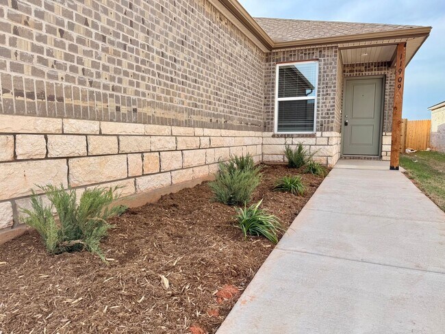 Building Photo - Brand New!! Cute 3 bed, 2 bath in Redstone Ranch