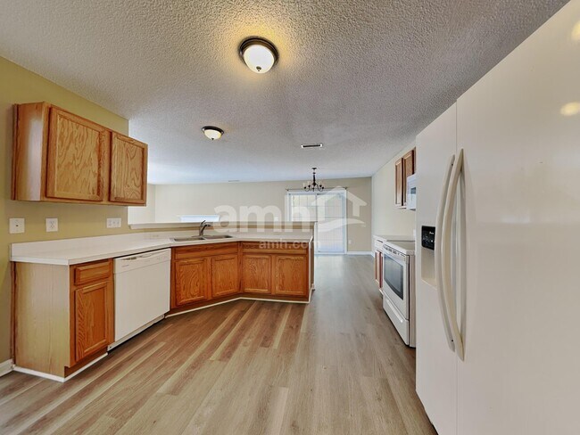 Foto del edificio - 2208 Tucca Way