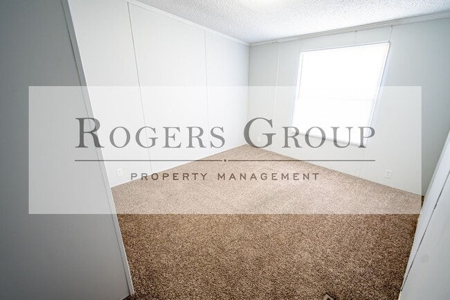 Building Photo - 1914 Jacksontown Rd