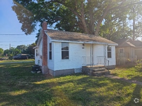 Building Photo - 3900 46th Ave N