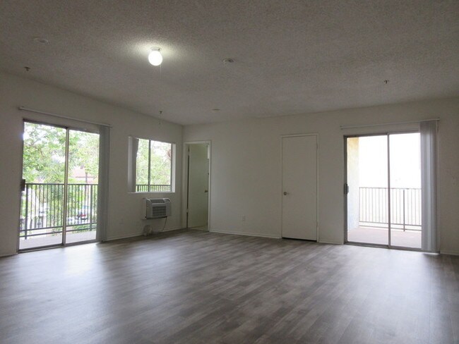 Foto del edificio - 1402 N Durant St