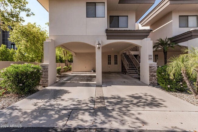 Building Photo - 3235 E Camelback Rd