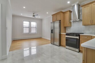 Building Photo - 915 Central Ave