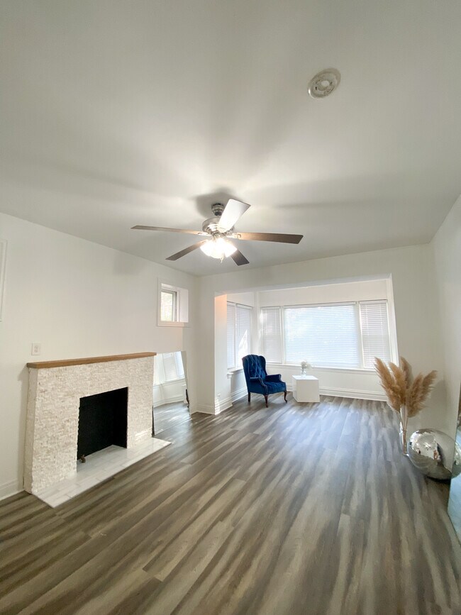 Foto del edificio - 4636 N Drake Ave