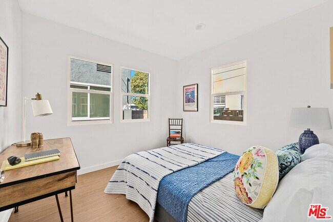 Foto del edificio - 2819 3rd Ave