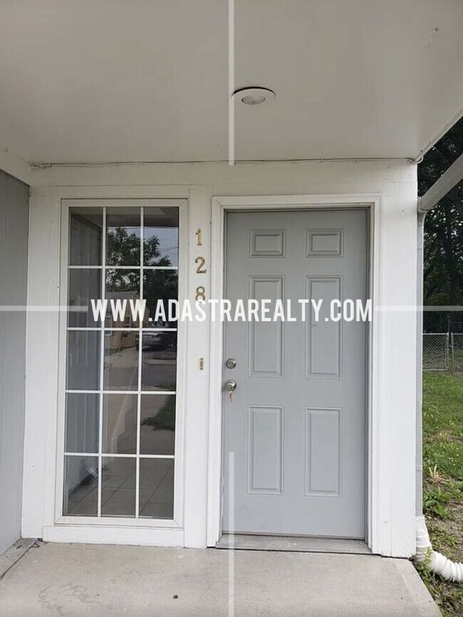 Foto del edificio - Spacious Duplex in the Heart of Olathe-Com...