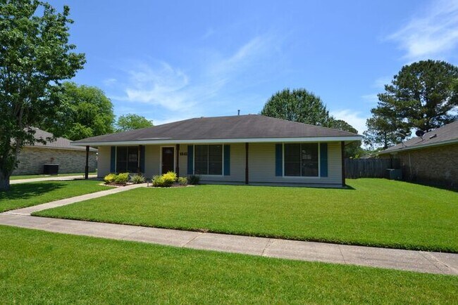 Building Photo - 5561 N Allegheny Ct