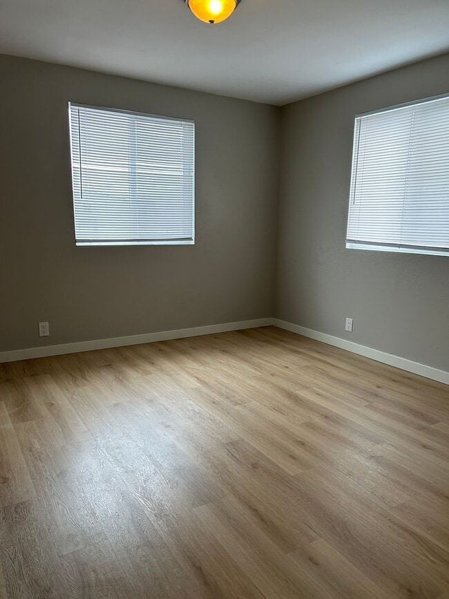 Foto del edificio - Ground Floor - Fully Remodeled 1 BD/ 1 BA!!