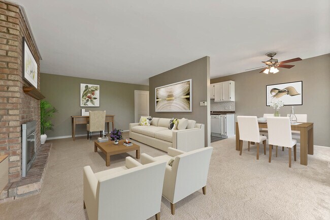Living Area - 5700 Hillcrest Ln