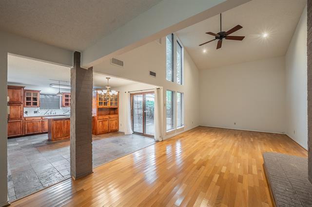 Foto del edificio - 3704 Hulen Park Dr