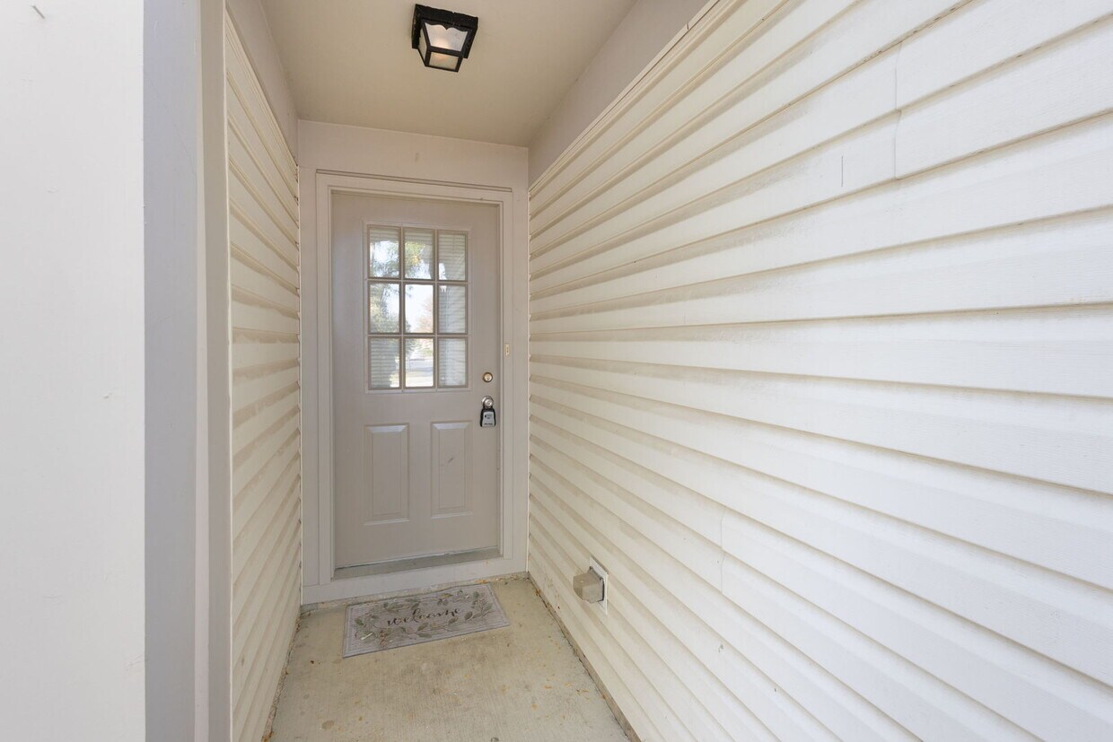 Foto principal - 2877 Stonewater Dr