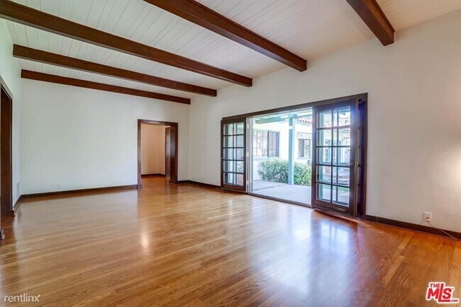 Building Photo - 3 br, 3.5 bath House - 233 S Camden Dr