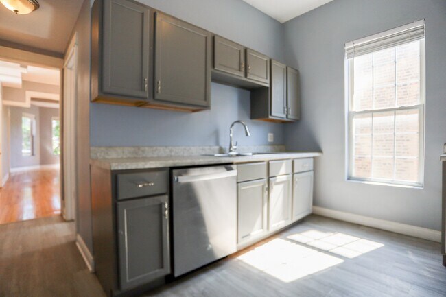 Foto del edificio - 3525 W Dickens Ave
