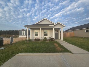 Building Photo - 1833 Rd 5740