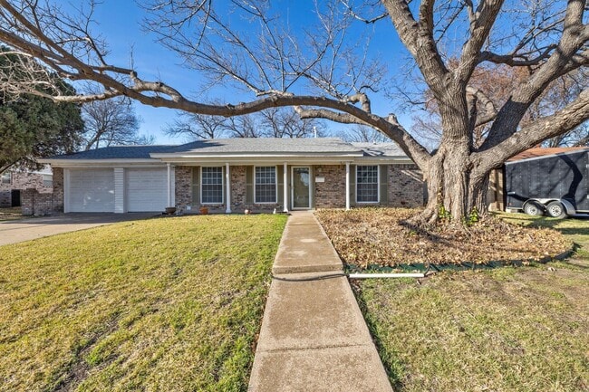 Building Photo - 7209 Janetta Dr