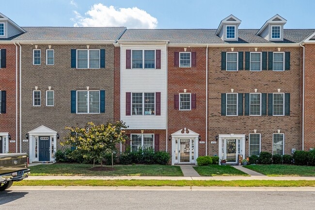 Building Photo - 1017 Rye Dr