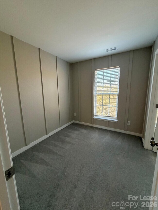 Building Photo - 13812 Hill St