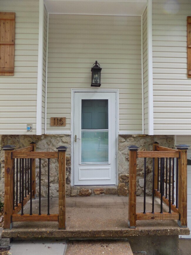 Building Photo - 115 Belmont Dr