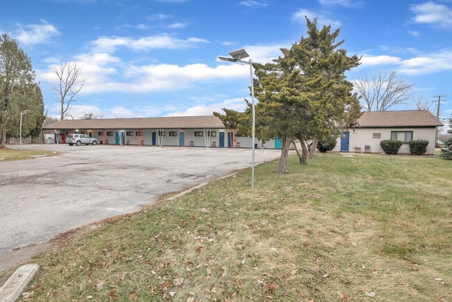 Building Photo - 18732 Dix Toledo Rd
