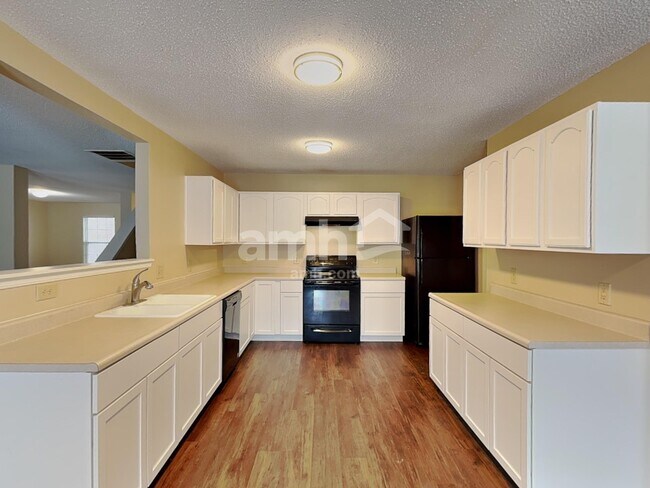 Foto del edificio - 10798 Cyrus Dr