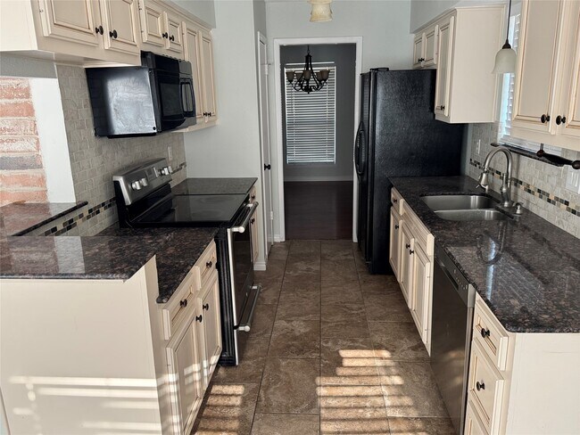 Foto del edificio - 18515 Sweetmeadow Dr