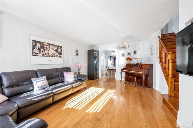 Foto del edificio - 163-65-163-23 23rd Ave